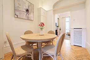 Beautiful Belgravia by Underthedoormat