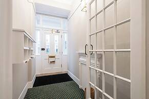 Beautiful Belgravia by Underthedoormat