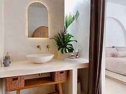 Splendid Villa Eden White Canggu Pool & 2 Bd