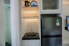 Cozy Stay Studio (No Kitchen) Apartment At B Residence