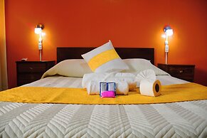 EXPRESS HOTEL