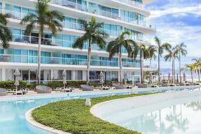 NEW Beachfront Marítima Condos 2 Pools