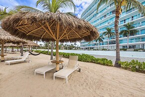 NEW Beachfront Marítima Condos 2 Pools
