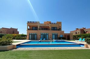 luxury half villa sea view team