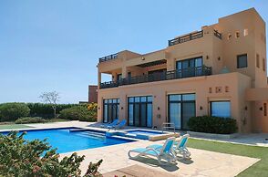 luxury half villa sea view team