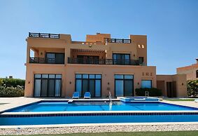 luxury half villa sea view team