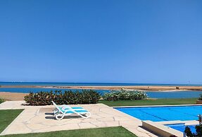 luxury half villa sea view team