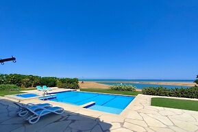 luxury half villa sea view team