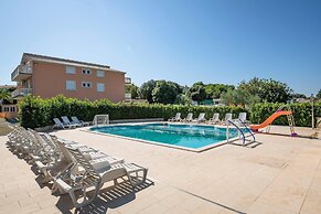 Mobile Homes with Shared Pool Rocco 2