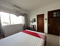 OYO 1215 3 Lu Hotel