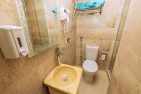 White Pyramids inn