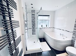 Inviting 3-bed House in Nottingham Central