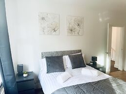Inviting 3-bed House in Nottingham Central