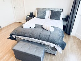 Inviting 3-bed House in Nottingham Central