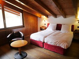 Between Boutique Hotel