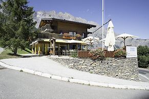 Between Boutique Hotel