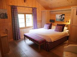 Between Boutique Hotel