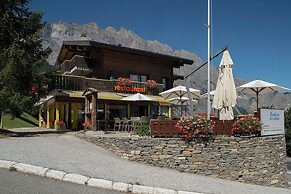 Between Boutique Hotel