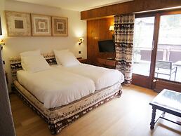 Between Boutique Hotel