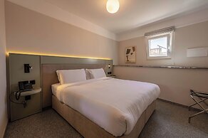 Maria Rosa Suites
