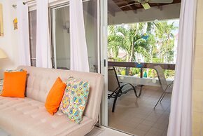 Romantic Antigua Getaway – Oceanfront Condo with Resort Amenities