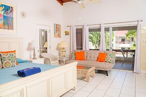Romantic Antigua Getaway – Oceanfront Condo with Resort Amenities