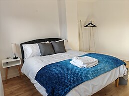 Charming 5 Bedroom House in Bexley