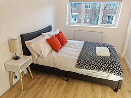 Charming 5 Bedroom House in Bexley