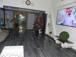 Gold Crown international Hotel
