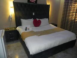 Gold Crown international Hotel