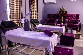 Gold Crown international Hotel