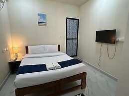 Aqua Wave by YogiTree Hotels
