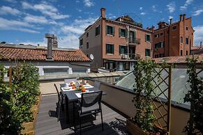 Ca' Longo Palace Apartments