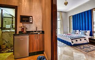 BLUE WAVE LODGE