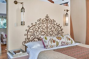 Arcos Del Mar Beachfront