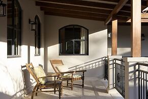 Arcos Del Mar Beachfront
