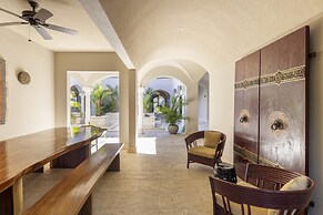 Arcos Del Mar Beachfront