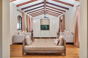 Arcos Del Mar Beachfront
