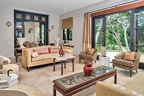 Arcos Del Mar Beachfront