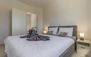 Apartments with Shared Pool Rocco 1
