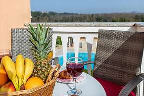 Apartments with Shared Pool Rocco 1