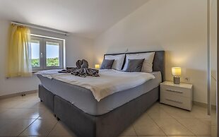 Apartments with Shared Pool Rocco 1