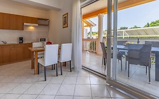 Apartments with Shared Pool Rocco 1