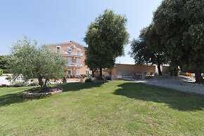Apartments with Shared Pool Rocco 1