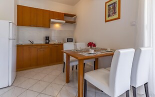 Apartments with Shared Pool Rocco 1