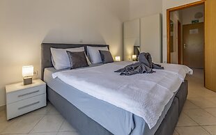 Apartments with Shared Pool Rocco 1