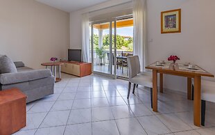 Apartments with Shared Pool Rocco 1