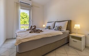 Apartments with Shared Pool Rocco 1