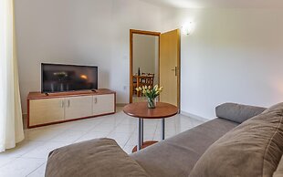 Apartments with Shared Pool Rocco 1