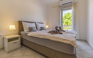 Apartments with Shared Pool Rocco 1
